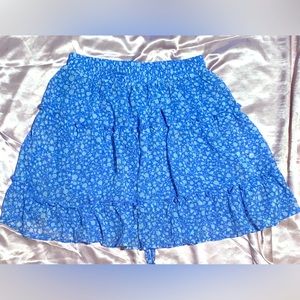 Blue flower, pattern skirt, size medium.